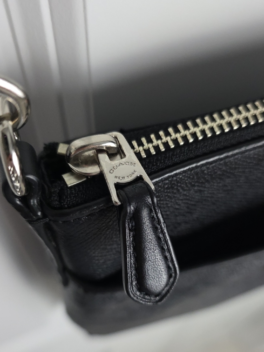 Coach 52400 Signature Canvas North South Swingpack Crossbody Black F1405 - Picture 8 of 12